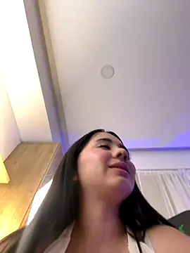 Snapshot of Michelle_Zoe chatting on November 13, 5:17 am Michelle Zoe online show from November 13, 5:17 am