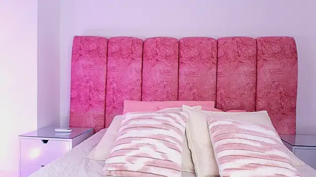 Snapshot of emmacurvy chatting on November 26, 3:07 am emmacurvy online show from November 26, 3:07 am