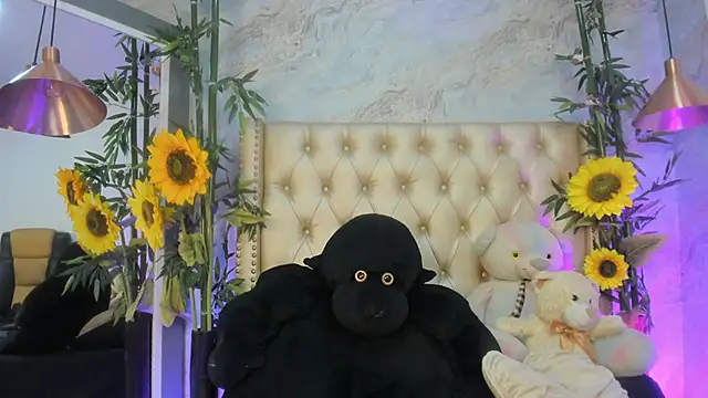 LittleeJaz online show from May 2, 4:50 am