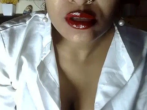 Snapshot of hotee_bhabi chatting on November 14, 3:55 pm hotee bhabi online show from November 14, 3:55 pm