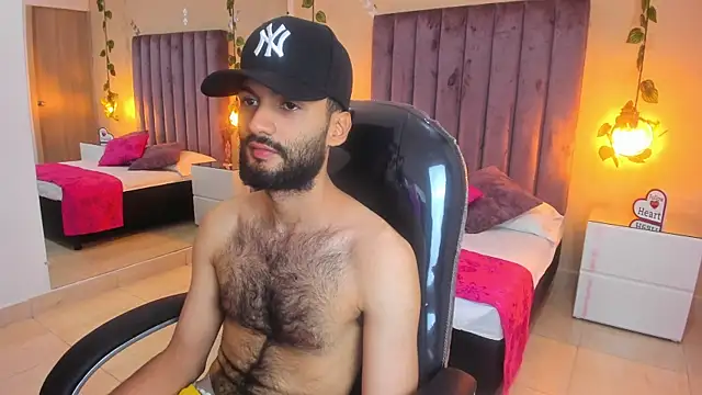 Snapshot of Ryan_Jackson_ chatting on October 31, 4:02 am Ryan Jackson online show from October 31, 4:02 am