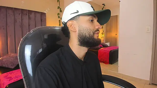 Snapshot of Ryan_Jackson_ chatting on November 6, 4:13 am Ryan Jackson online show from November 6, 4:13 am