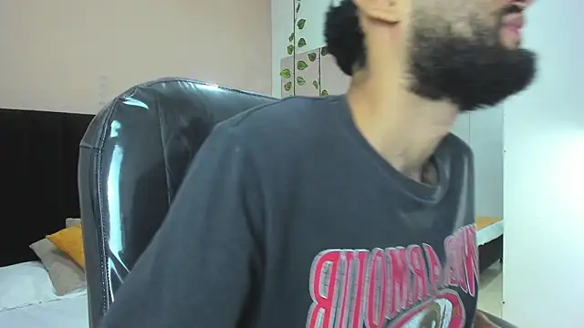 Snapshot of Ryan_Jackson_ chatting on November 7, 5:51 am Ryan Jackson online show from November 7, 5:51 am