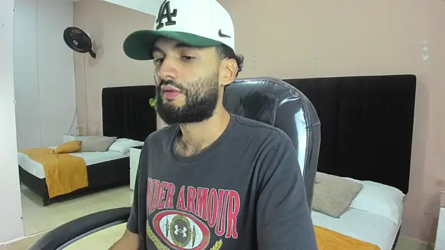 Snapshot of Ryan_Jackson_ chatting on November 10, 5:39 am Ryan Jackson online show from November 10, 5:39 am