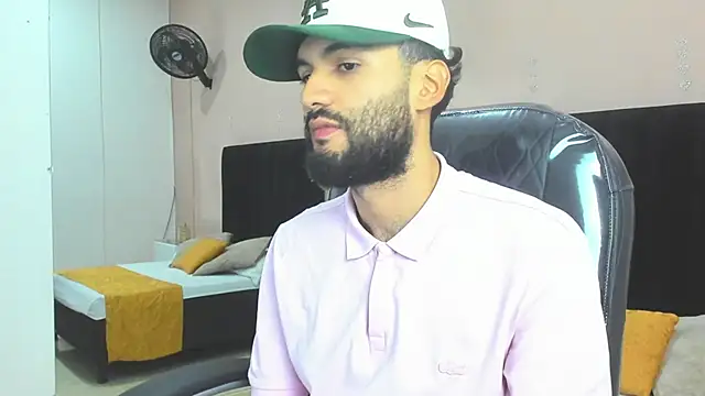 Snapshot of Ryan_Jackson_ chatting on November 12, 5:52 am Ryan Jackson online show from November 12, 5:52 am