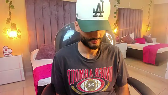 Snapshot of Ryan_Jackson_ chatting on November 29, 3:53 am Ryan Jackson online show from November 29, 3:53 am