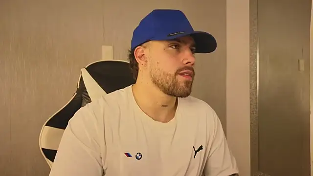 Snapshot of Ades_Lowe chatting on November 14, 12:59 pm Ades Lowe online show from November 14, 12:59 pm