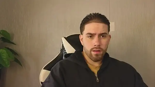 Snapshot of Ades_Lowe chatting on November 15, 12:13 pm Ades Lowe online show from November 15, 12:13 pm