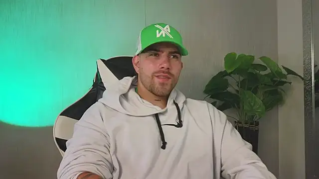 Snapshot of Ades_Lowe chatting on November 24, 11:54 am Ades Lowe online show from November 24, 11:54 am