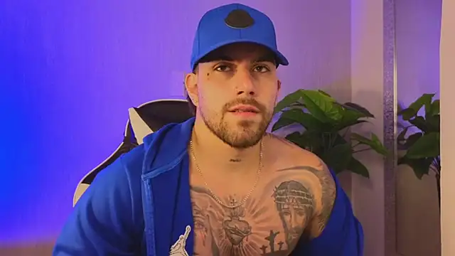 Snapshot of Ades_Lowe chatting on December 5, 11:41 am Ades Lowe online show from December 5, 11:41 am