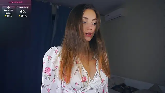 Snapshot of LoraDavi chatting on October 22, 7:08 am LoraDavi online show from October 22, 7:08 am