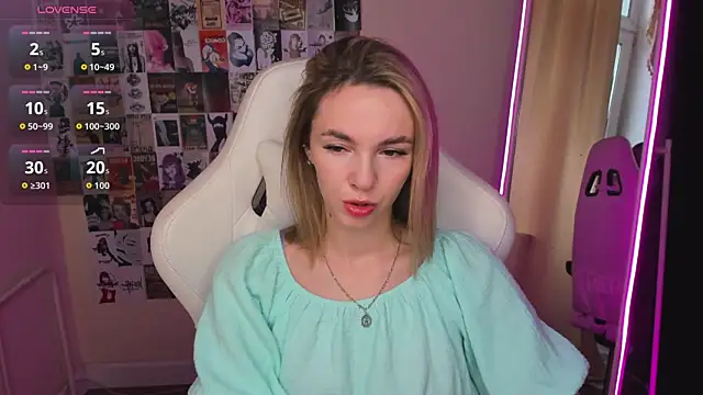NessaDiazz online show from October 9, 1:36 am