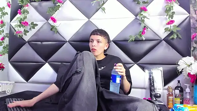 Snapshot of Megan_Thompson_ chatting on October 4, 2:20 am Megan Thompson  online show from October 4, 2:20 am