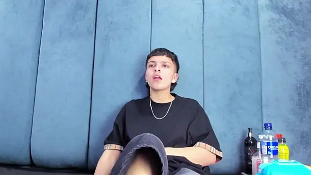 Megan Thompson  online show from March 15, 2:17 am