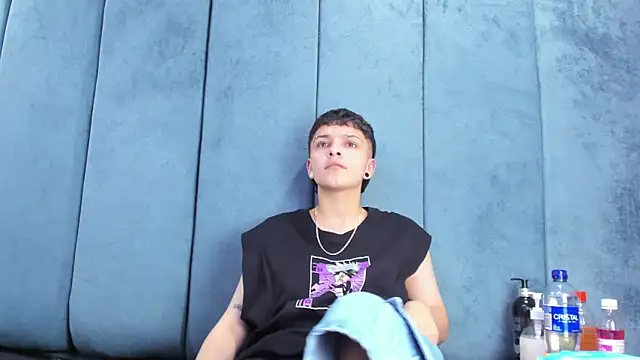 Megan Thompson  online show from March 18, 2:15 am