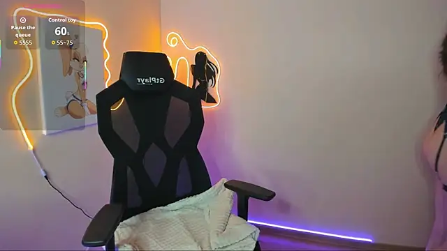 ShalinaMontana online show from October 18, 3:13 pm