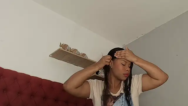 keyla mejia online show from April 24, 12:07 pm