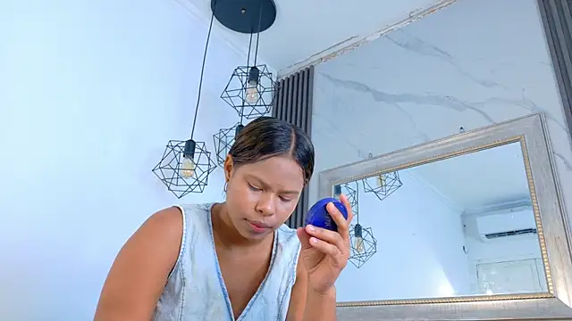Snapshot of keyla_mejia chatting on June 18, 12:09 pm keyla mejia online show from June 18, 12:09 pm