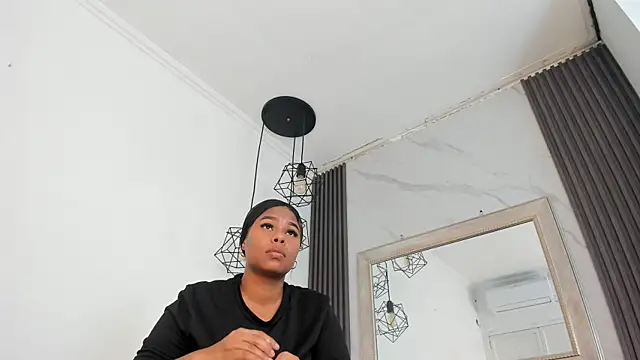 Snapshot of keyla_mejia chatting on June 25, 11:59 am keyla mejia online show from June 25, 11:59 am