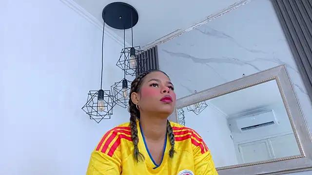 Snapshot of keyla_mejia chatting on June 27, 12:22 pm keyla mejia online show from June 27, 12:22 pm
