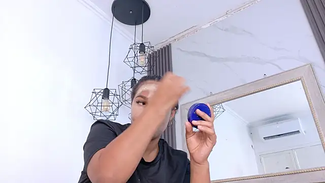 Snapshot of keyla_mejia chatting on June 28, 12:00 pm keyla mejia online show from June 28, 12:00 pm