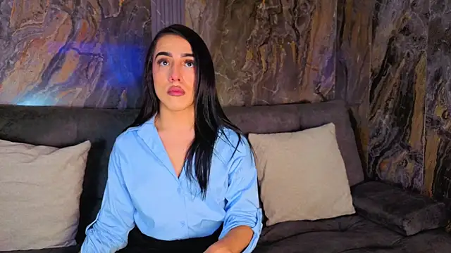 Alicee Moonn online show from June 6, 9:30 pm