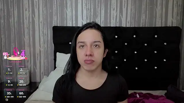 Snapshot of Alicee_Moonn chatting on July 13, 6:33 pm Alicee Moonn online show from July 13, 6:33 pm