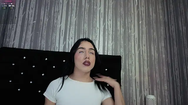 Snapshot of Alicee_Moonn chatting on July 24, 8:51 pm Alicee Moonn online show from July 24, 8:51 pm