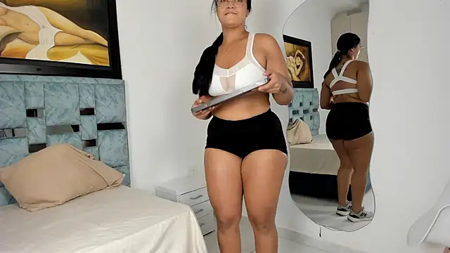 Snapshot of tamara_lovv chatting on September 29, 12:21 pm tamara lovv online show from September 29, 12:21 pm