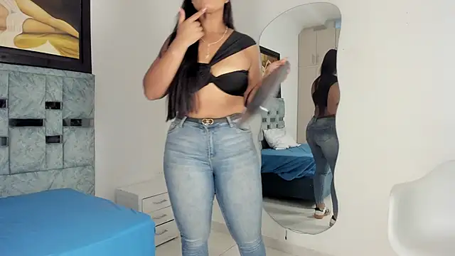 Snapshot of tamara_lovv chatting on November 1, 12:18 pm tamara lovv online show from November 1, 12:18 pm