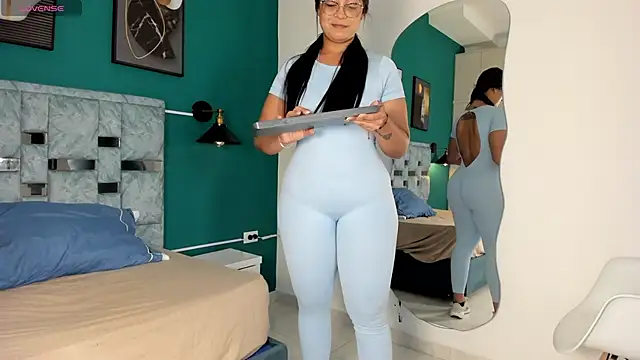 Snapshot of tamara_lovv chatting on November 28, 12:19 pm tamara lovv online show from November 28, 12:19 pm