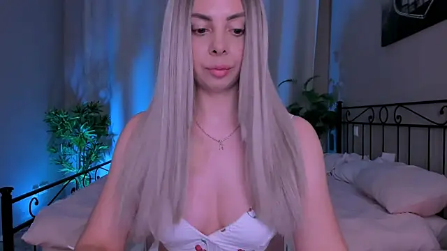 VelvetEliza online show from July 5, 7:32 pm