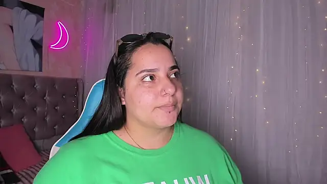 Snapshot of artemisa19 chatting on September 15, 6:41 pm artemisa19 online show from September 15, 6:41 pm