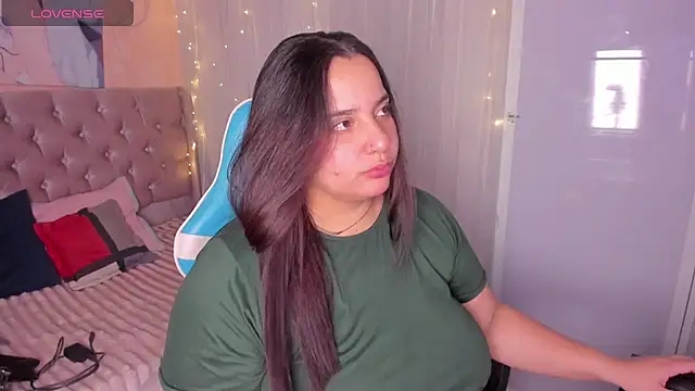 Snapshot of artemisa19 chatting on October 23, 6:13 am artemisa19 online show from October 23, 6:13 am