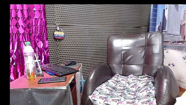 Snapshot of Alisson_Sodomy chatting on October 2, 8:49 pm Alisson Sodomy online show from October 2, 8:49 pm