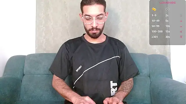 Snapshot of ReyPablo1 chatting on September 12, 7:47 pm ReyPablo1 online show from September 12, 7:47 pm