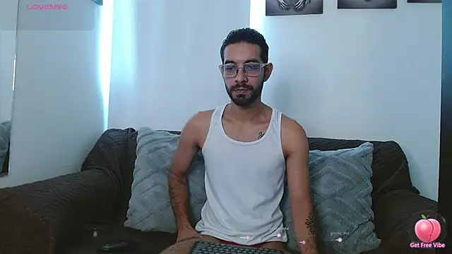 Snapshot of ReyPablo1 chatting on November 5, 9:26 pm ReyPablo1 online show from November 5, 9:26 pm