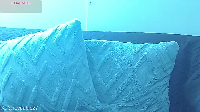 Snapshot of ReyPablo1 chatting on November 8, 7:01 pm ReyPablo1 online show from November 8, 7:01 pm