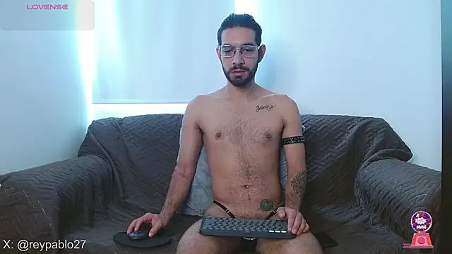 Snapshot of ReyPablo1 chatting on November 9, 2:26 pm ReyPablo1 online show from November 9, 2:26 pm