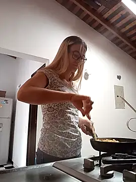 Mariam Arango online show from October 27, 3:16 pm