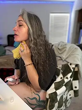 Alix Valentine online show from April 26, 5:43 pm