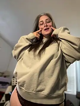 Alix Valentine online show from May 4, 9:33 pm