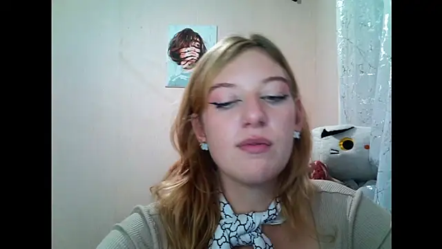 Lily Ember online show from September 17, 4:30 pm