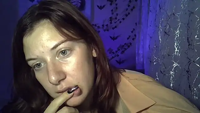 Lily Ember online show from October 27, 5:17 pm