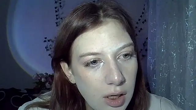 Lily Ember online show from November 5, 6:30 pm