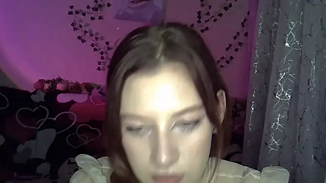 Lily Ember online show from November 17, 5:08 pm