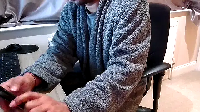 Snapshot of rogamuffin chatting on January 8, 11:29 pm rogamuffin online show from January 8, 11:29 pm