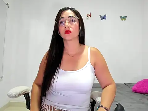 Snapshot of TamiDesire chatting on September 17, 11:17 pm TamiDesire online show from September 17, 11:17 pm