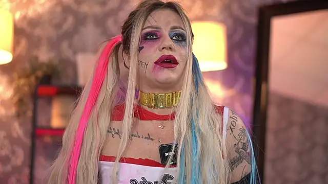 AlmaVelia online show from January 18, 10:35 pm