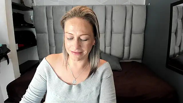 Charlot milf online show from January 5, 5:27 pm